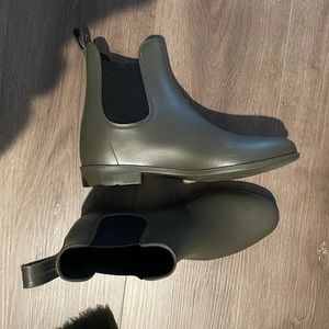 Chelsea rain boots